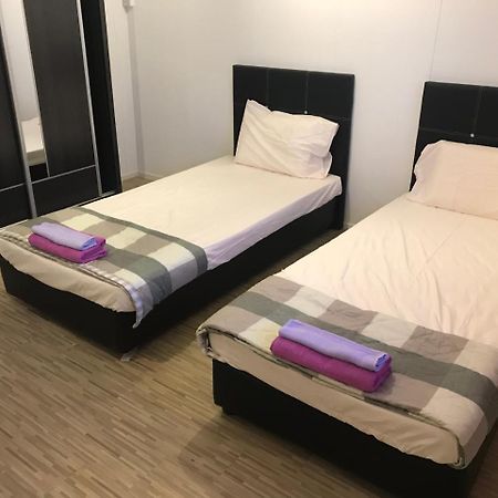 Le Paris Homestay Tawau Exteriör bild