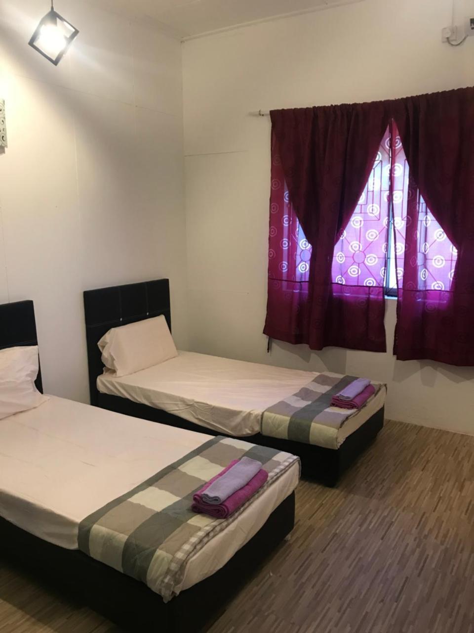 Le Paris Homestay Tawau Exteriör bild