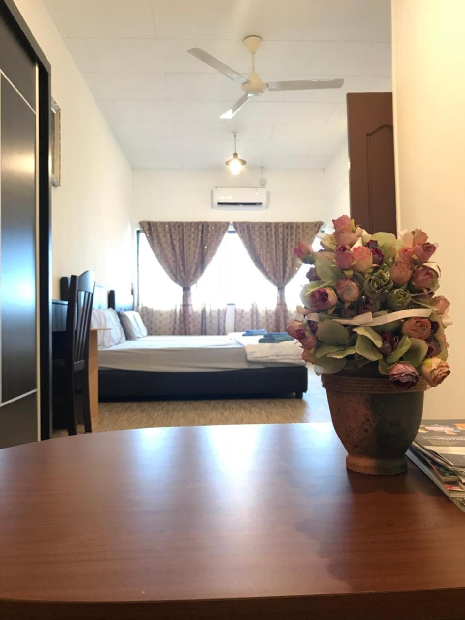 Le Paris Homestay Tawau Exteriör bild